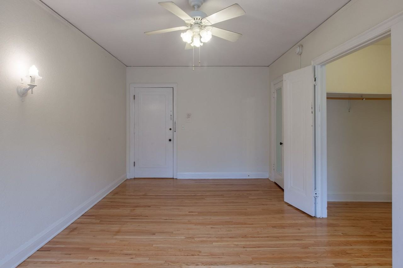 3220 Girard Ave S - Photo 7 of 32