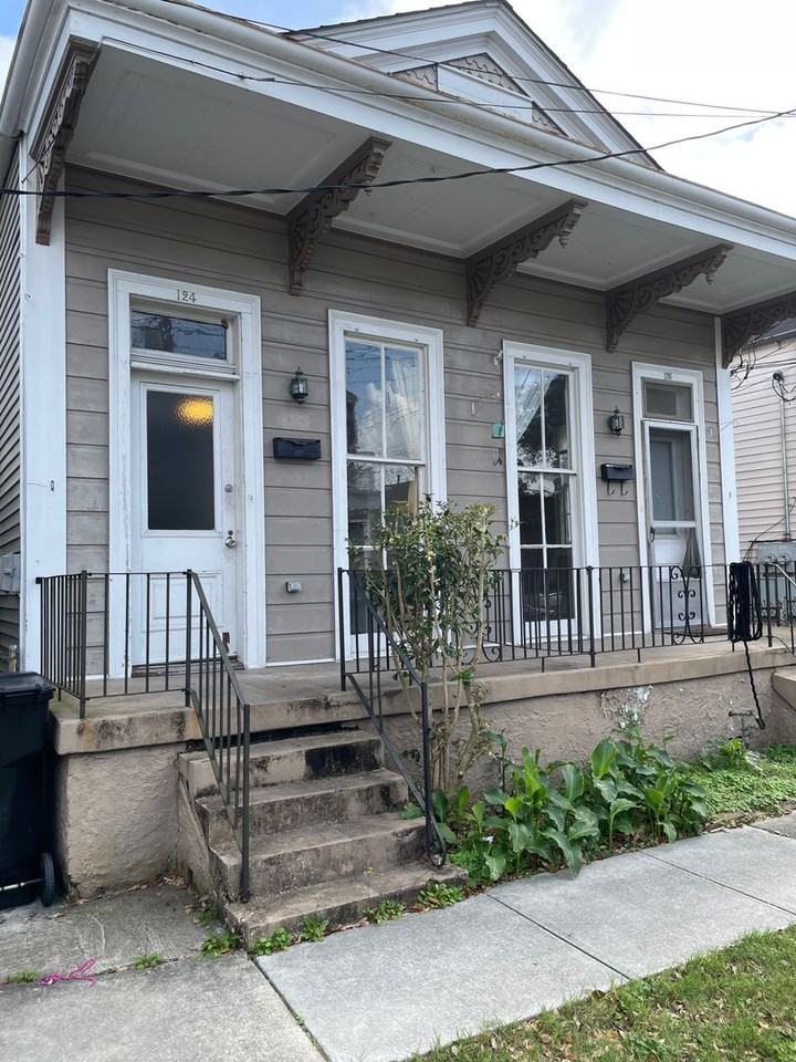 124 - 126 South Genois Street - Photo 2 of 11