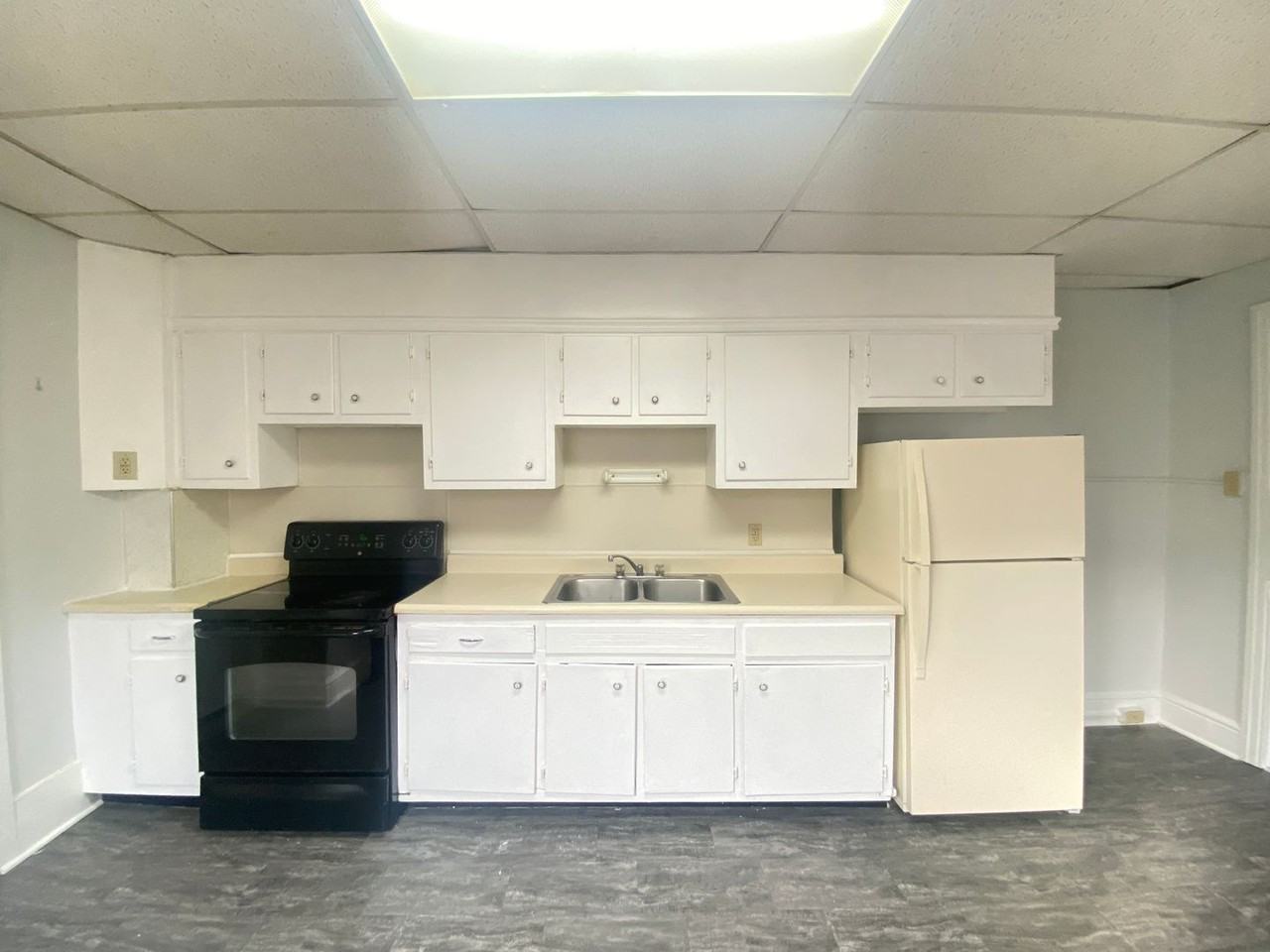 414 S George St - Photo 2 of 17