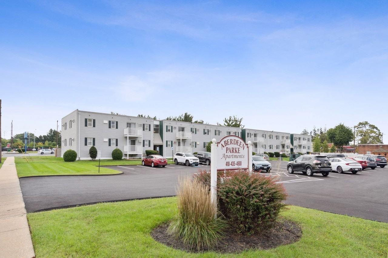 Aberdeen Parke Apartments - Photo 2 of 31