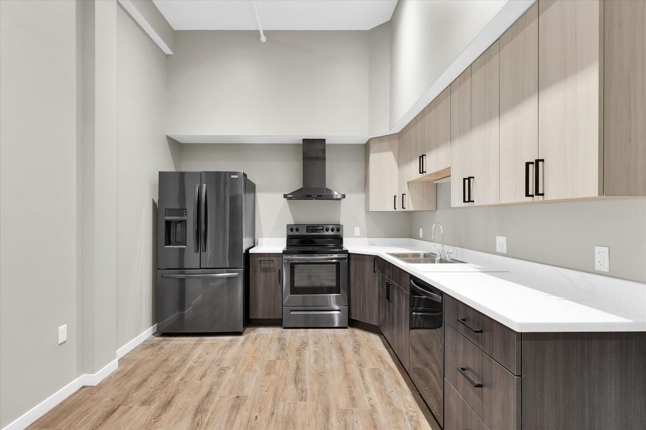 209 N Neil St - Photo 3 of 21