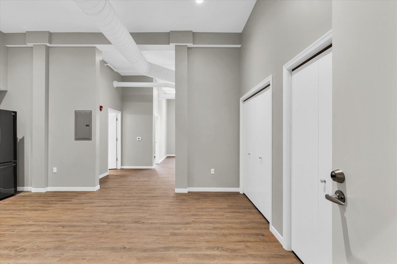 209 N Neil St - Photo 4 of 20