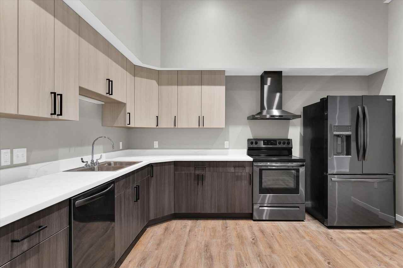 209 N Neil St - Photo 5 of 20