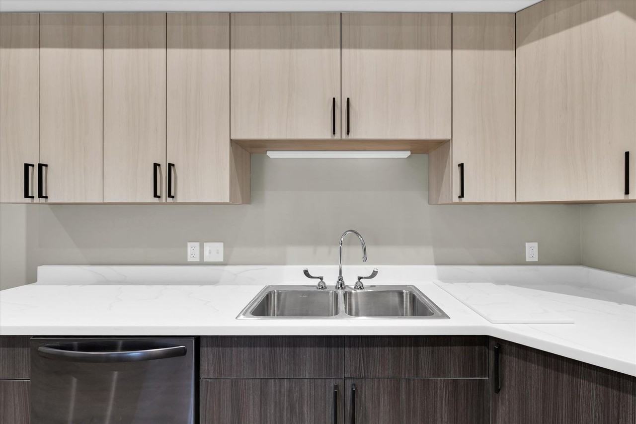 209 N Neil St - Photo 6 of 20