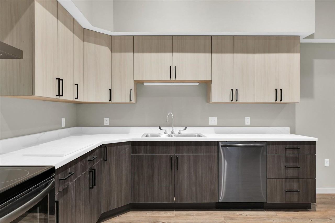 209 N Neil St - Photo 6 of 19