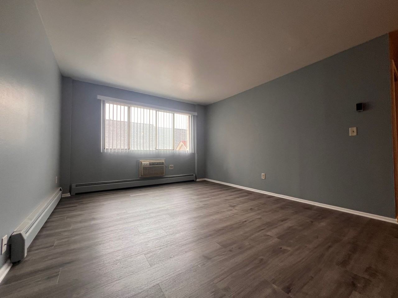 1576 N. Warren Ave. - Photo 6 of 19