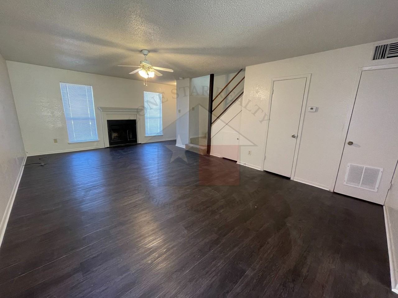 4408 Lake Rd - Photo 2 of 32