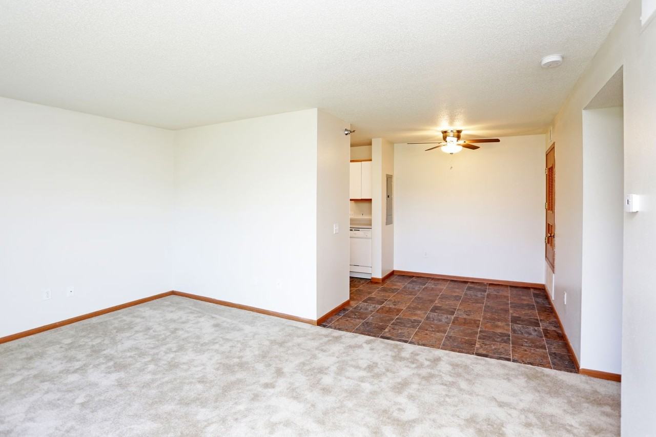Lynnwood Estates - Photo 4 of 50