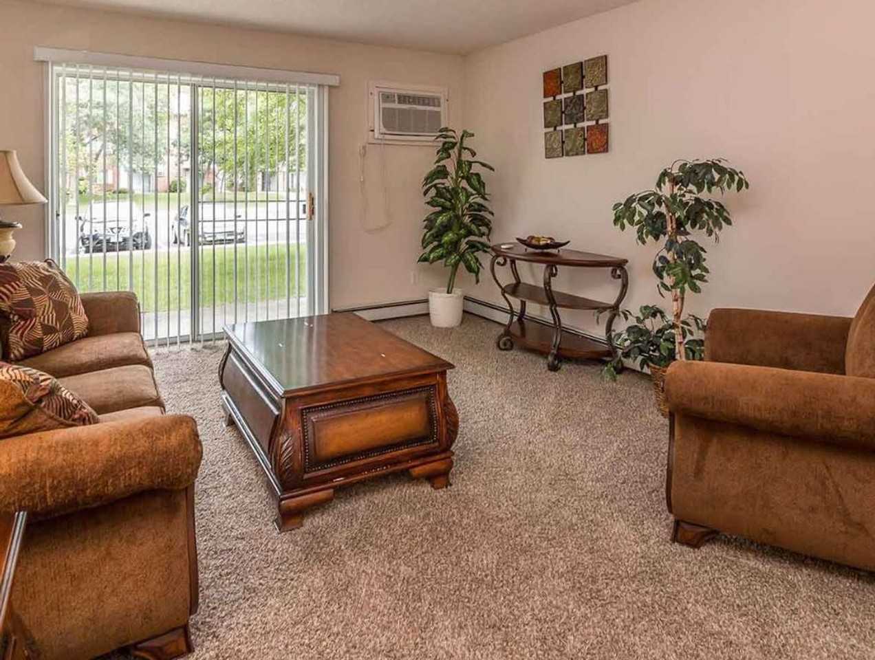 PEARLWOOD ESTATES - Photo 7 of 50