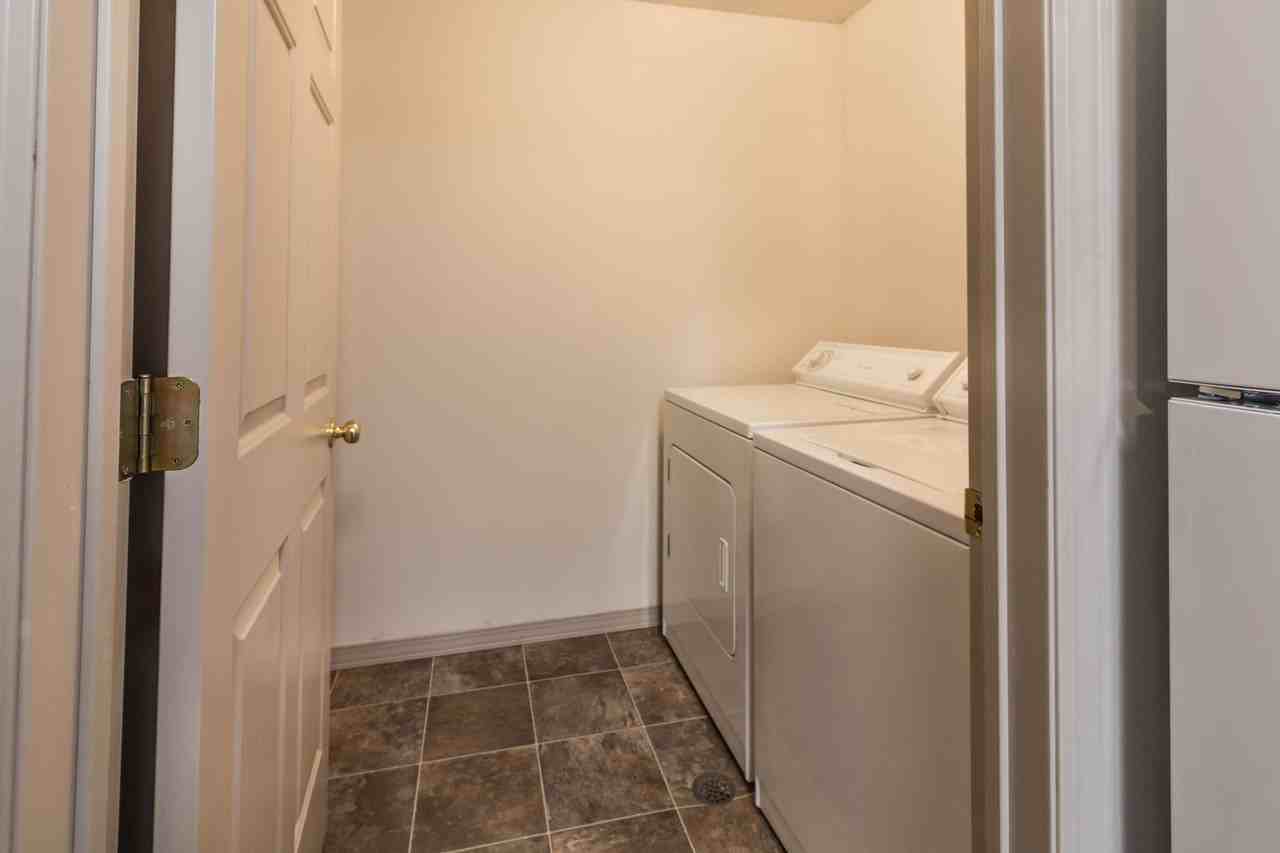 EAST HAMPTON - Photo 5 of 39