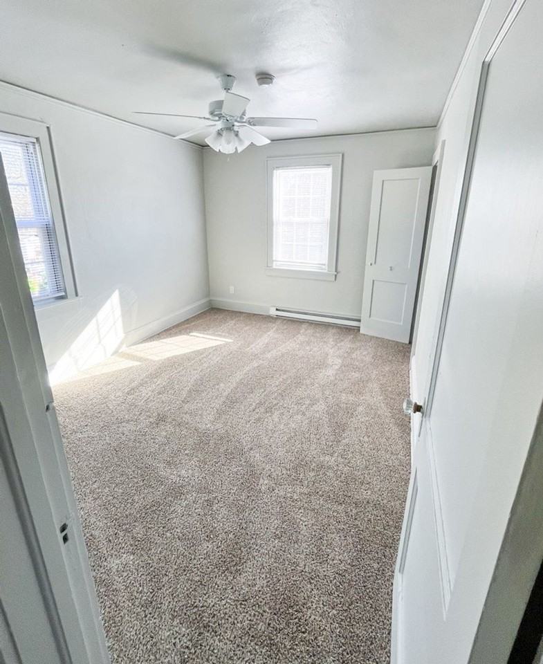 Orleans Circle Apartments - Photo 3 of 12