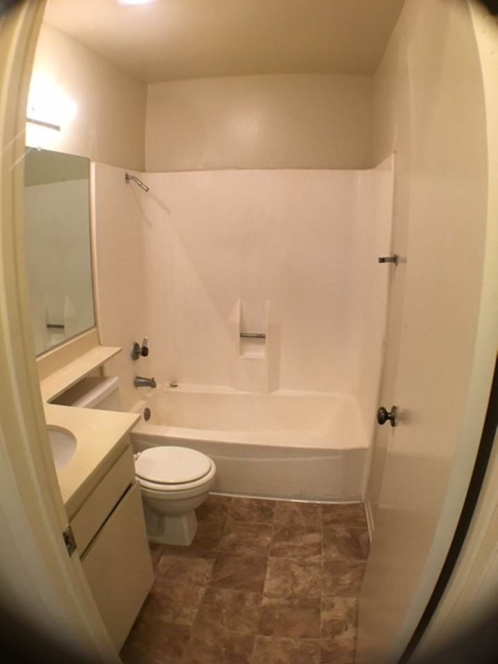 Villa Marina Apartment Homes - Photo 6 of 32