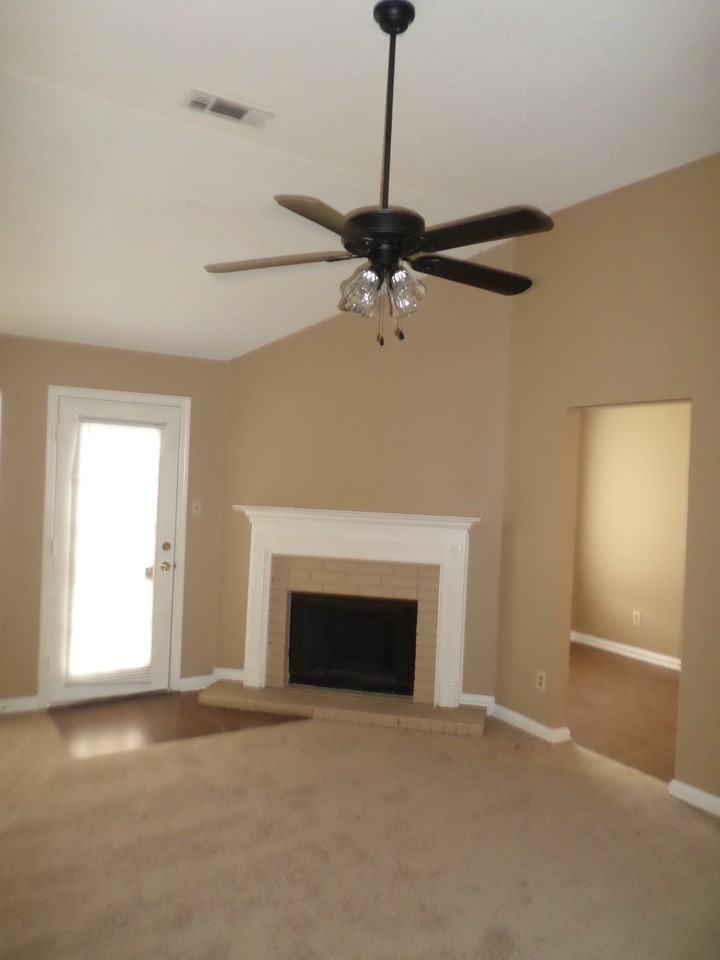 6723 Finch Rd - Photo 3 of 4