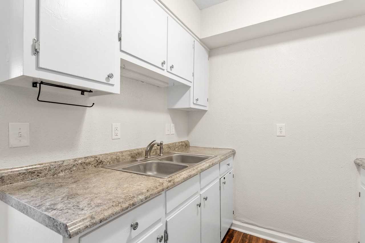 Emerald Court / Diamond Square - Photo 4 of 17