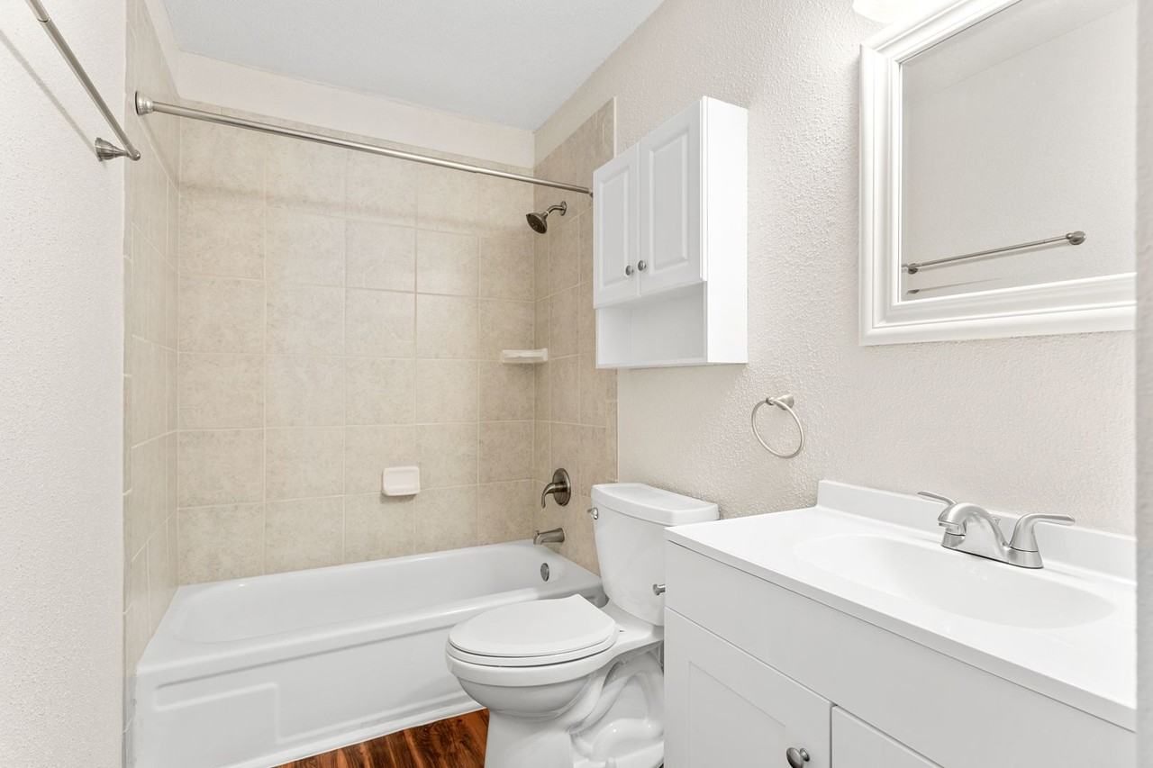 Emerald Court / Diamond Square - Photo 6 of 17