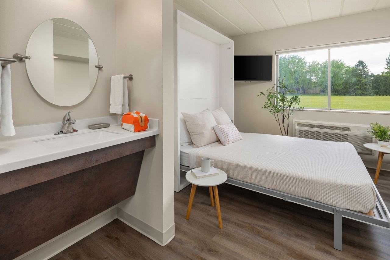 Furnished apartments with flexible lease terms and unbeatable building amenities. - Photo 3 of 15