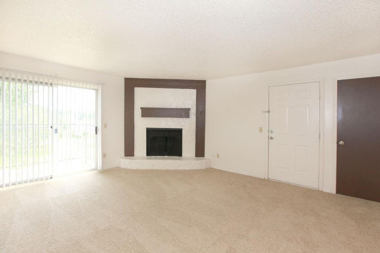 $500 FREE! PET FRIENDLY! APPLY ONLINE! - Photo 3 of 15