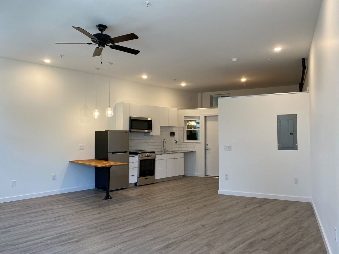 Studio House Philadelphia - Photo 6 of 23