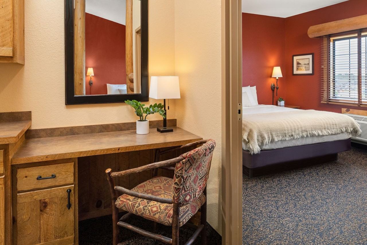 Brand new furnished apartments with flexible lease terms and hotel - Photo 3 of 21