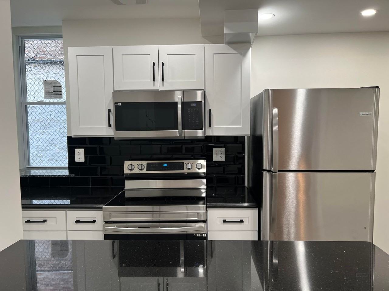 2311 Crotona Ave - Photo 2 of 9