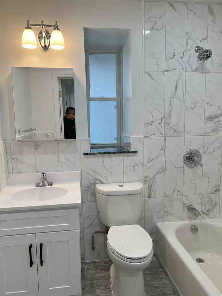 2311 Crotona Ave - Photo 5 of 9