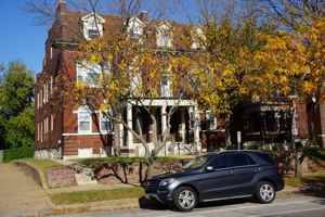 featured image of 2027 Russell Blvd