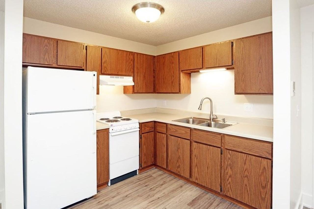 Civic Center Court Apartments - Photo 7 of 17