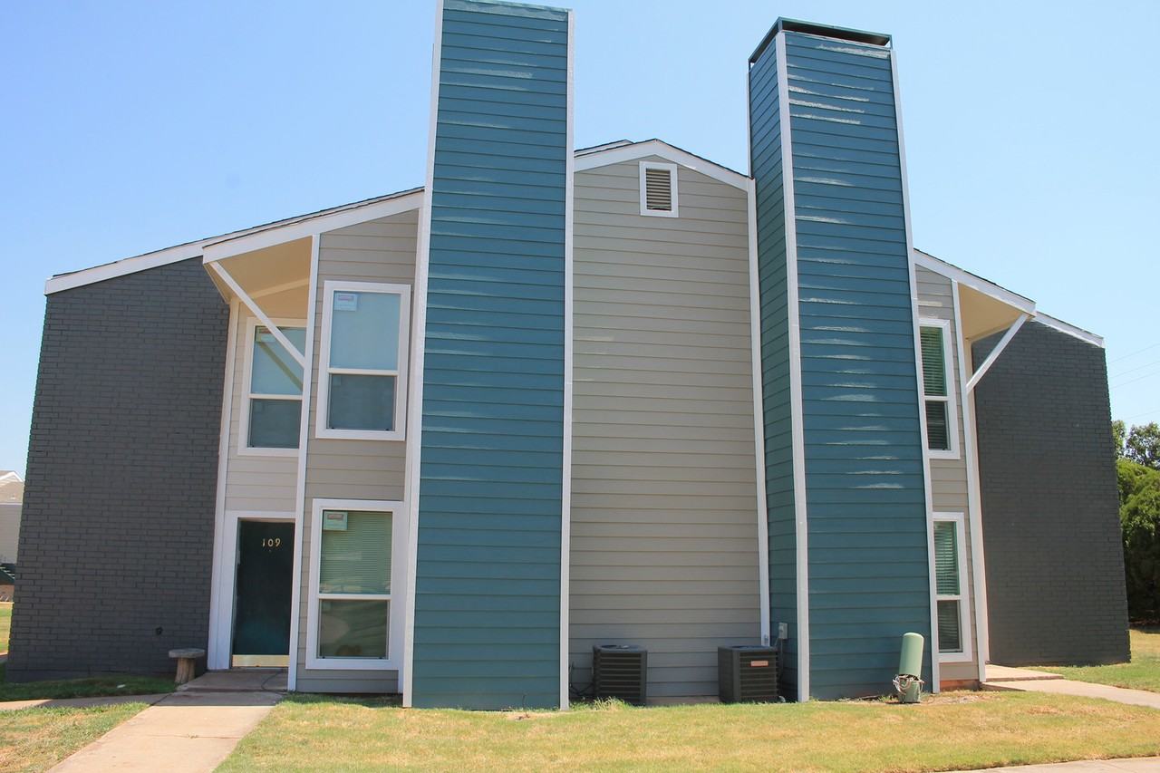 The Maverick on Seymour - Photo 2 of 50