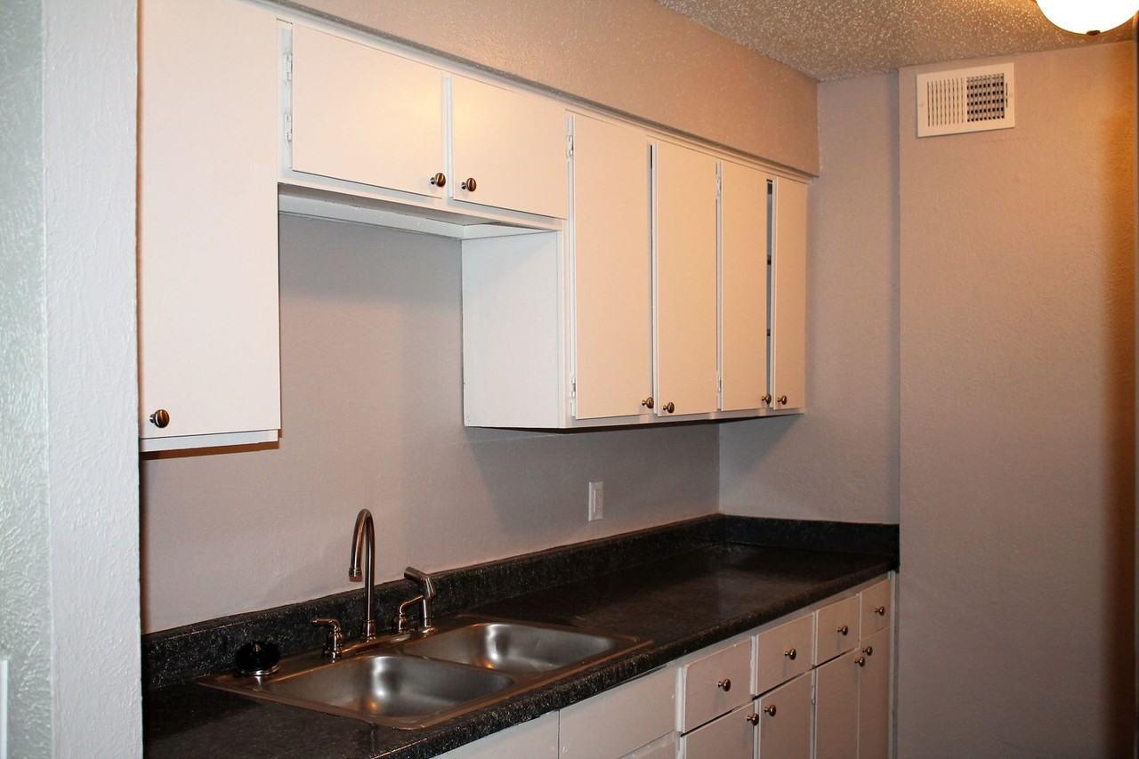 The Maverick on Seymour - Photo 7 of 50