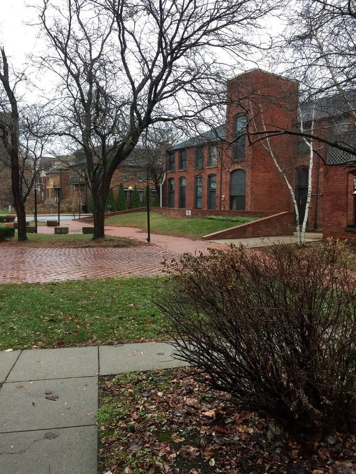 Modern Tool Realty - Photo 2 of 3