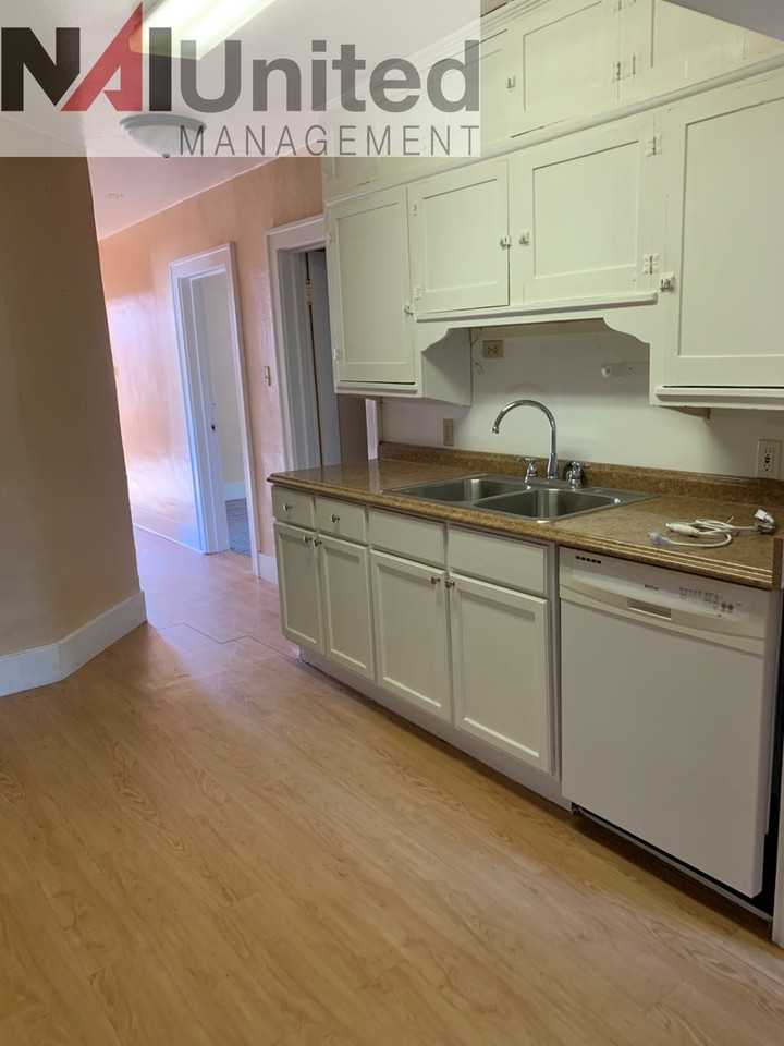 Schouten-S Fairmount Duplex - Photo 3 of 6