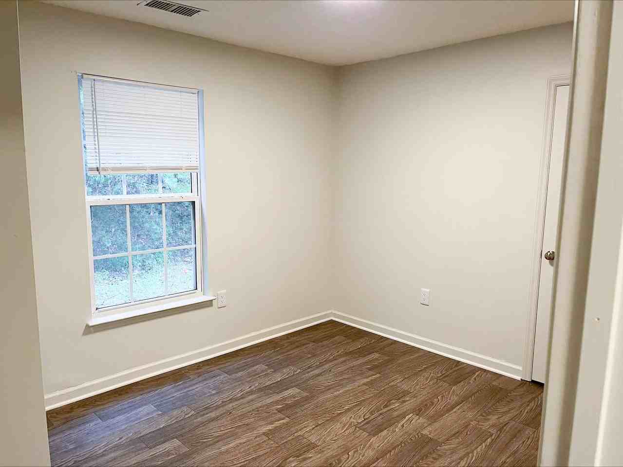 Ridge View Apartments - Photo 6 of 16