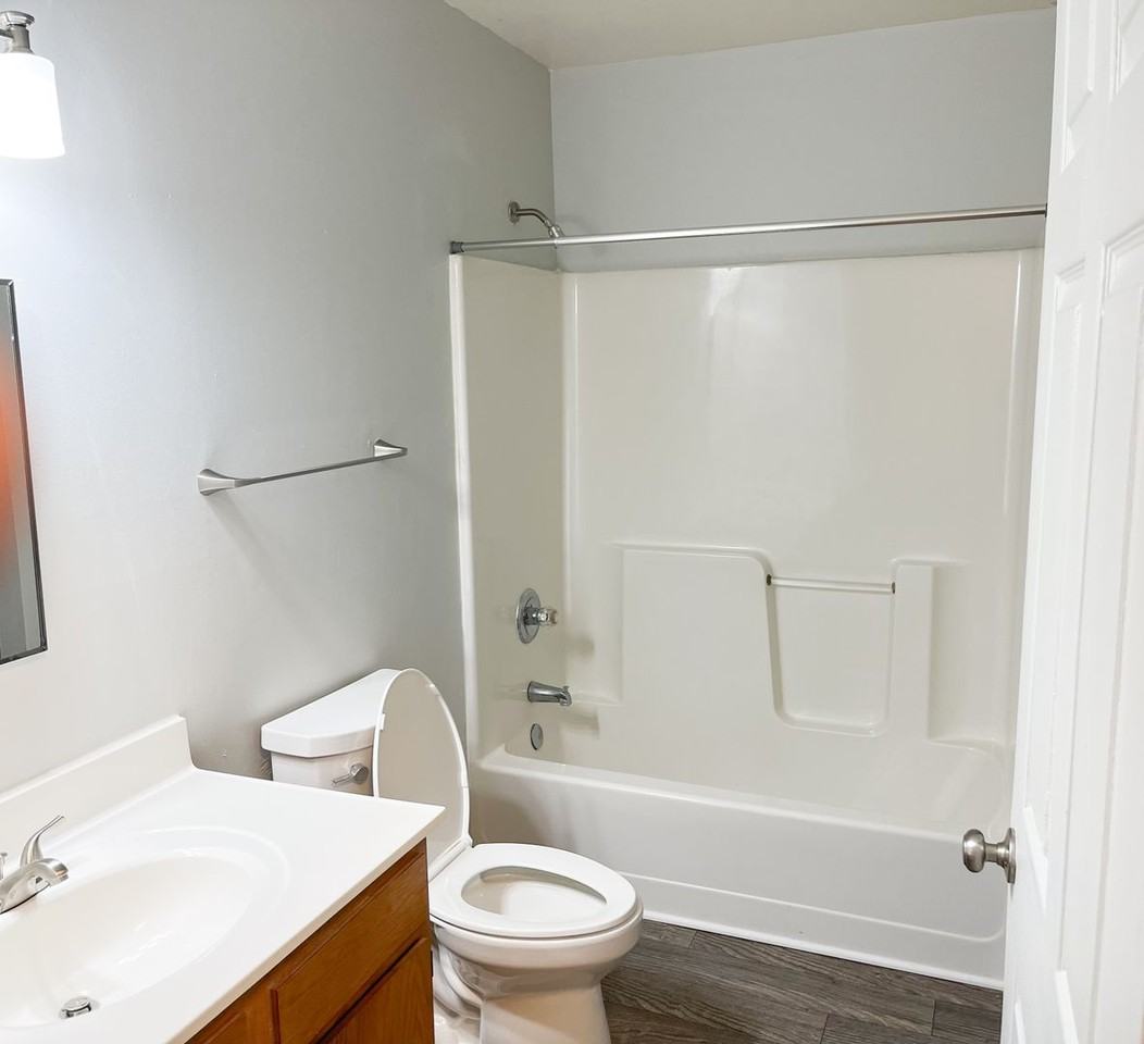Ridge View Apartments - Photo 7 of 16