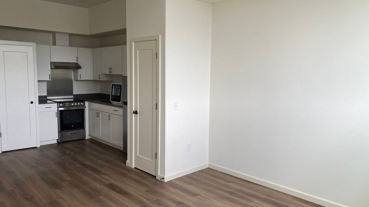 Market Flats Apartment Building - Photo 6 of 14