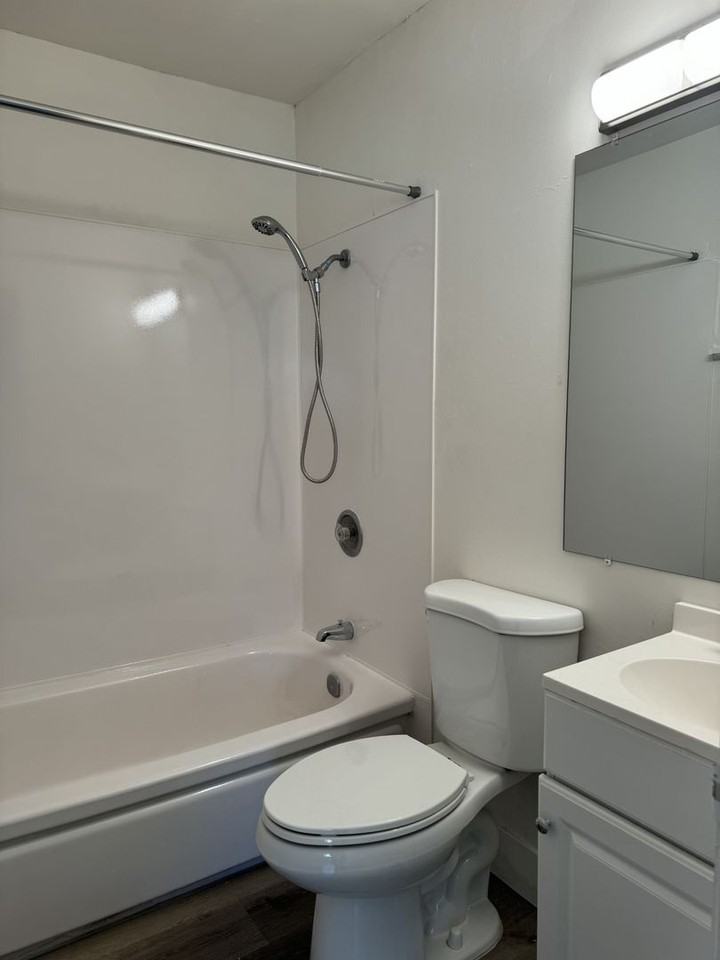 Las Palmas Apartments - Photo 3 of 4
