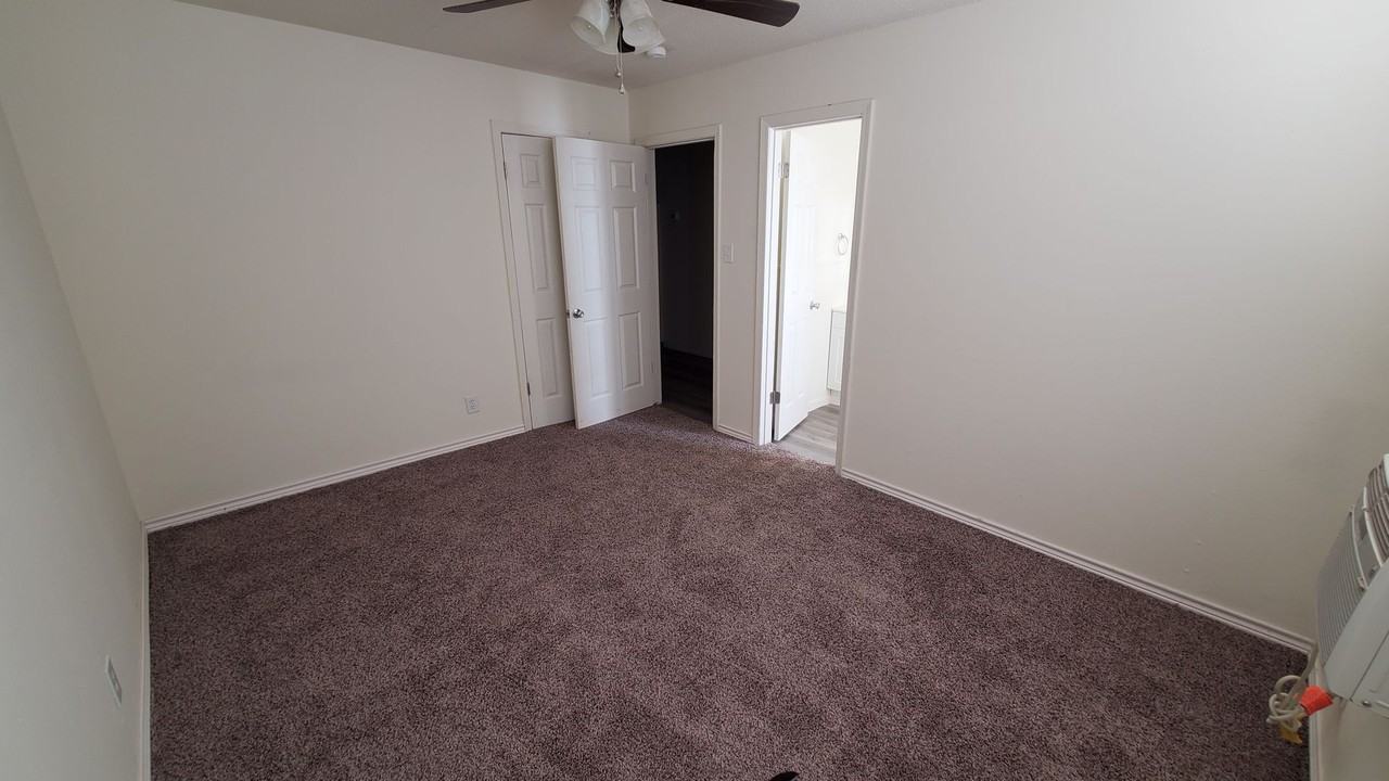 2312 - Photo 3 of 8