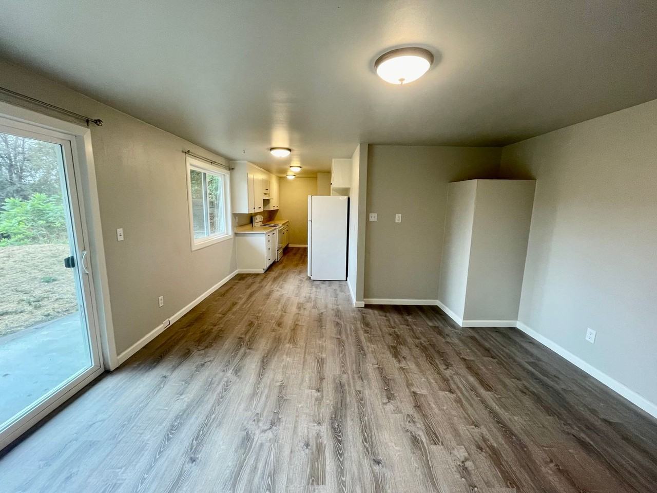 516 Northwest Bailey Avenue #3 - Photo 5 of 13