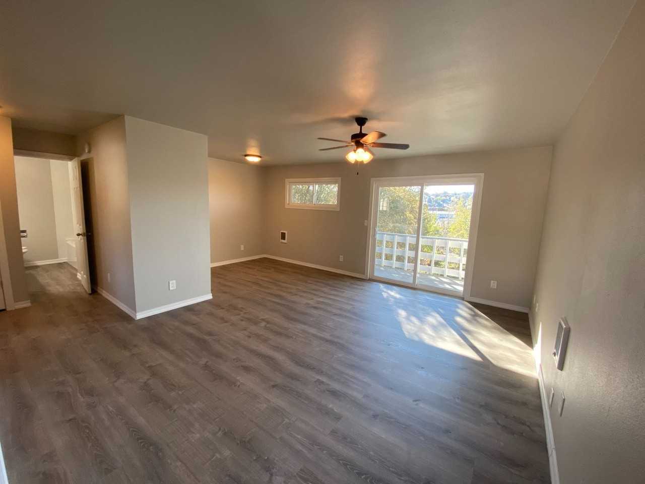 516 Nw Bailey Ave #8 - Photo 5 of 12