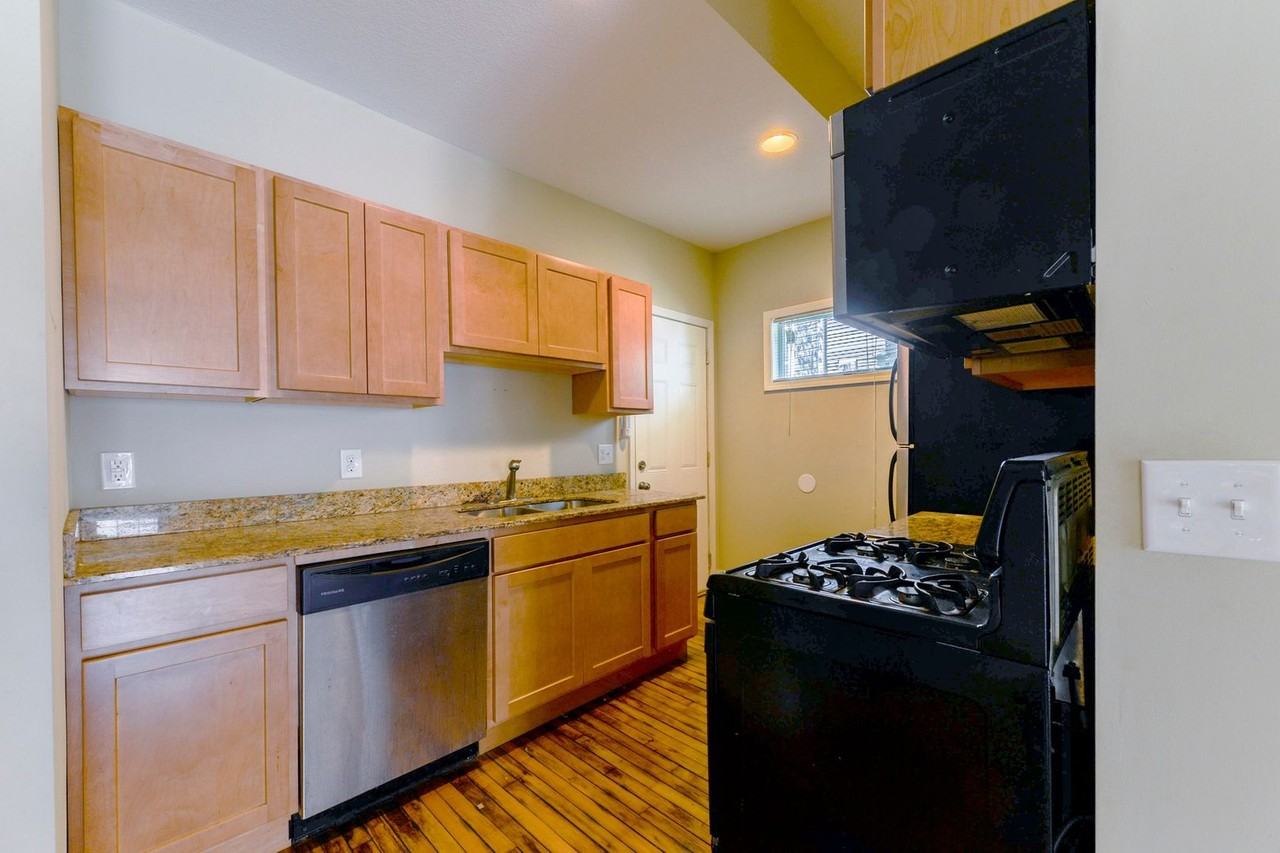 3254 Hennepin Ave - Photo 5 of 23