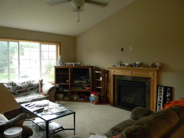 3923 Landings Dr - Photo 3 of 4