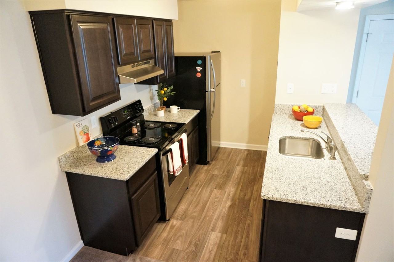 Pembroke Crossing Apartments (825 Crossing Court #103, Virginia Beach, VA 23455) - Photo 3 of 50