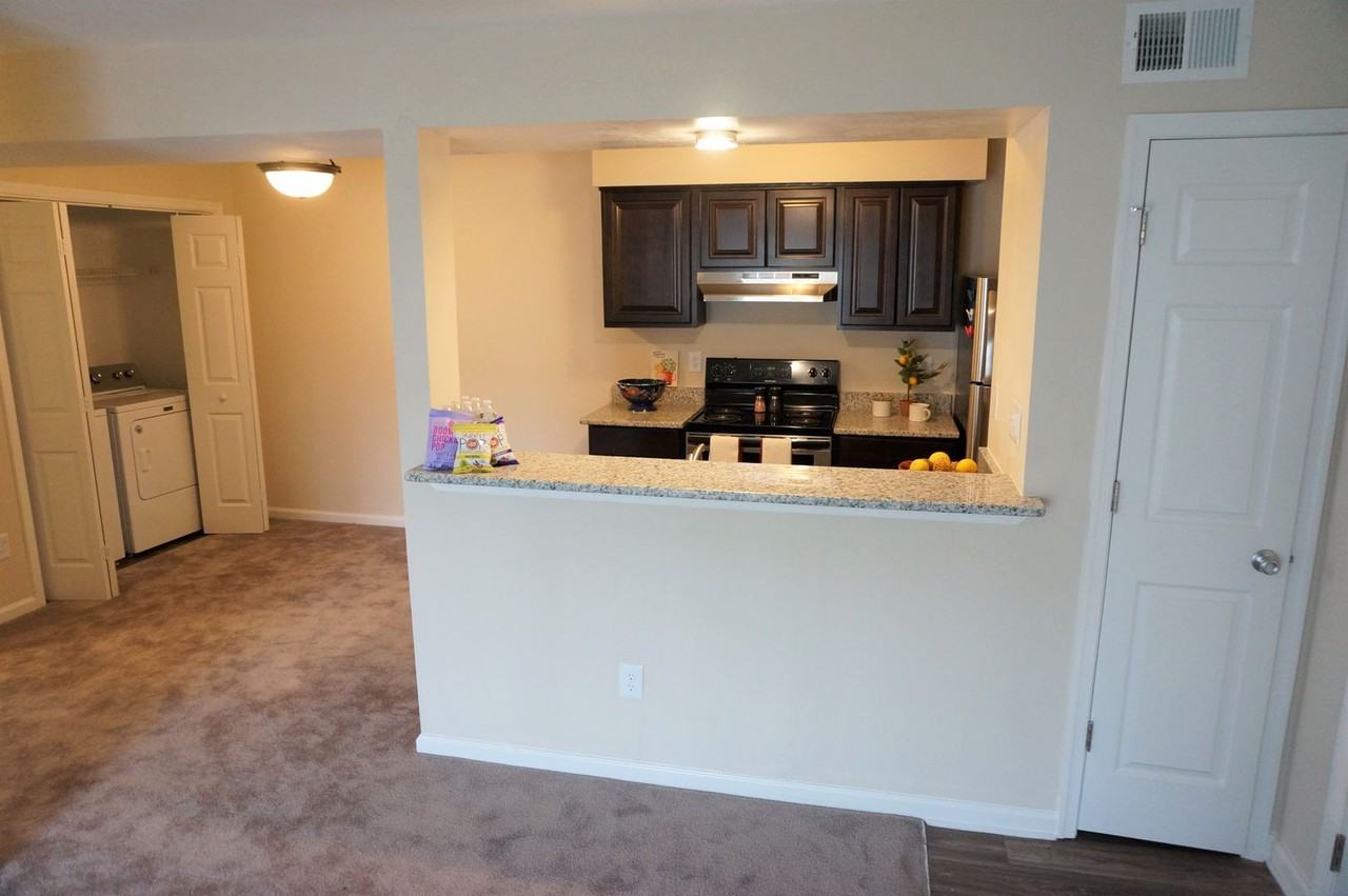 Pembroke Crossing Apartments (825 Crossing Court #103, Virginia Beach, VA 23455) - Photo 4 of 50