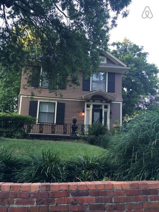 1335 Agnes Pl - Photo 3 of 30