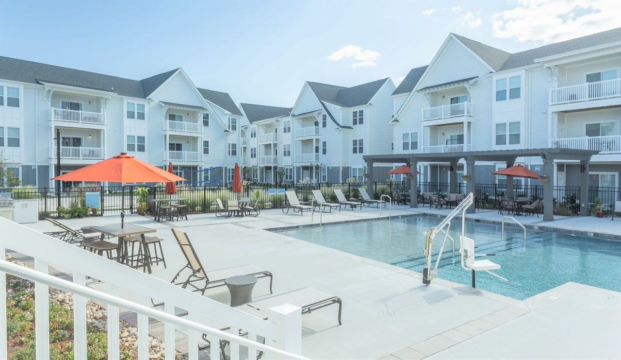 PARK 216 Luxury Apartments (1001 Beringer Road, Suffolk, VA 23435) - Photo 3 of 50