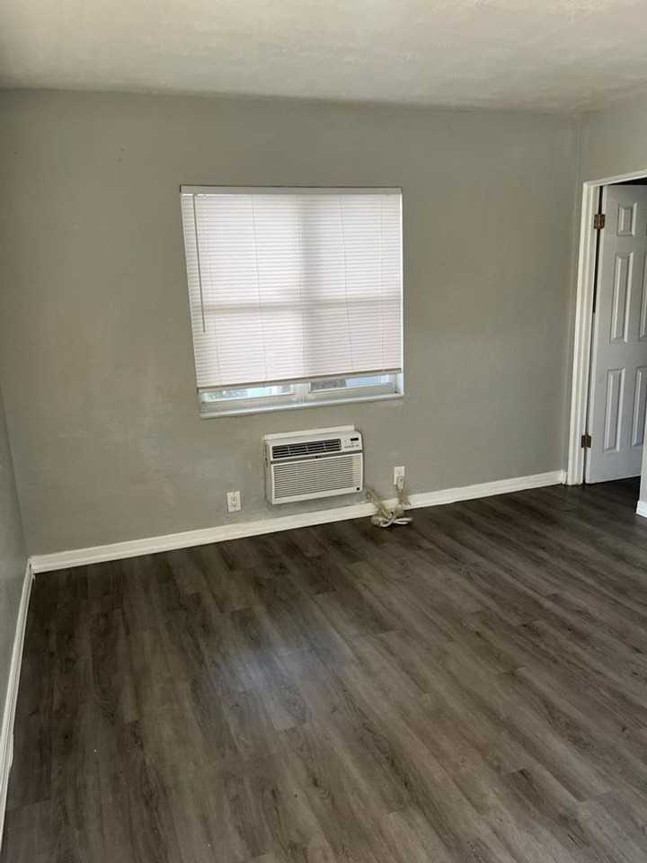 Ruby Apartments- Sabal - Photo 3 of 4