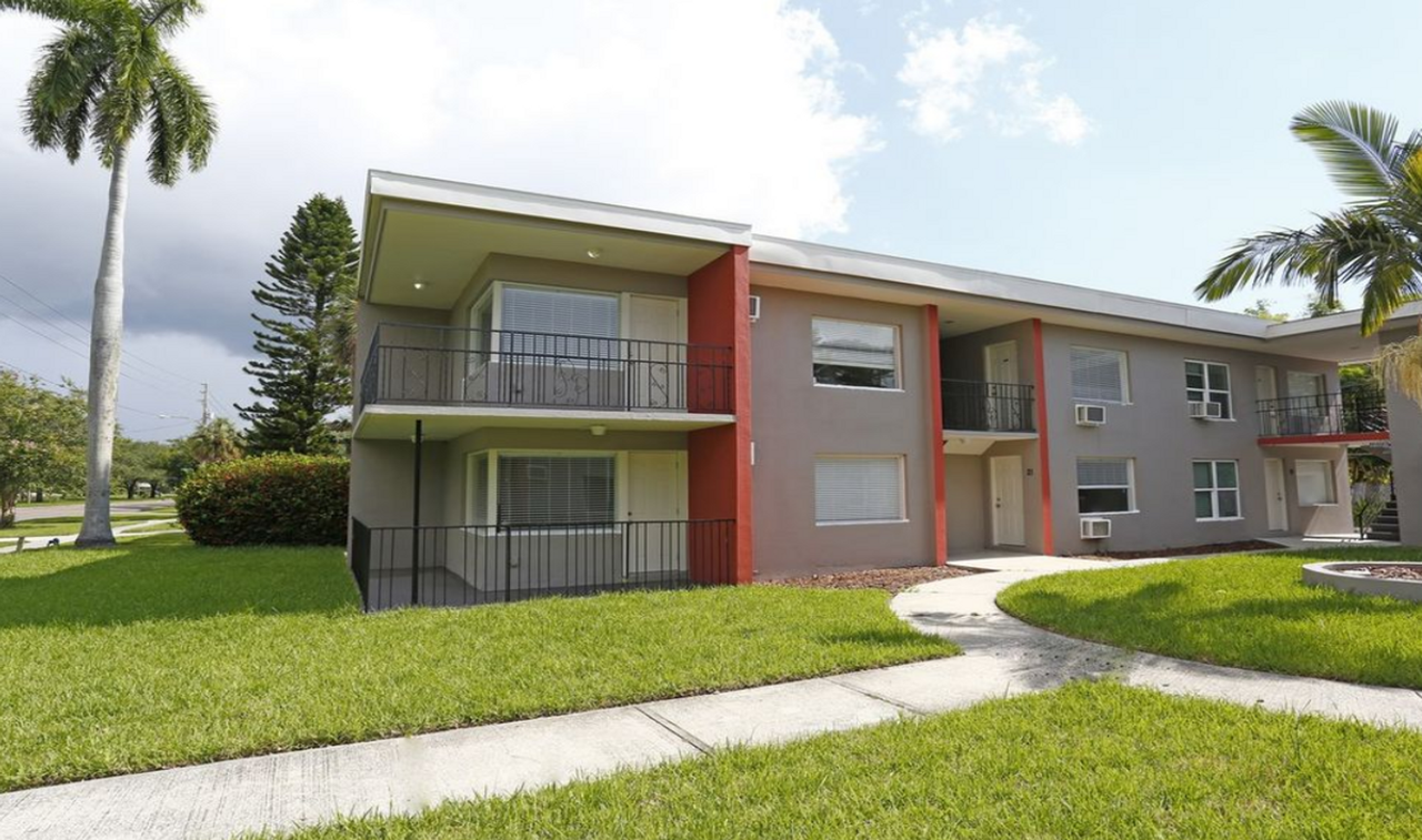 The Astoria - Sabal - Photo 6 of 9