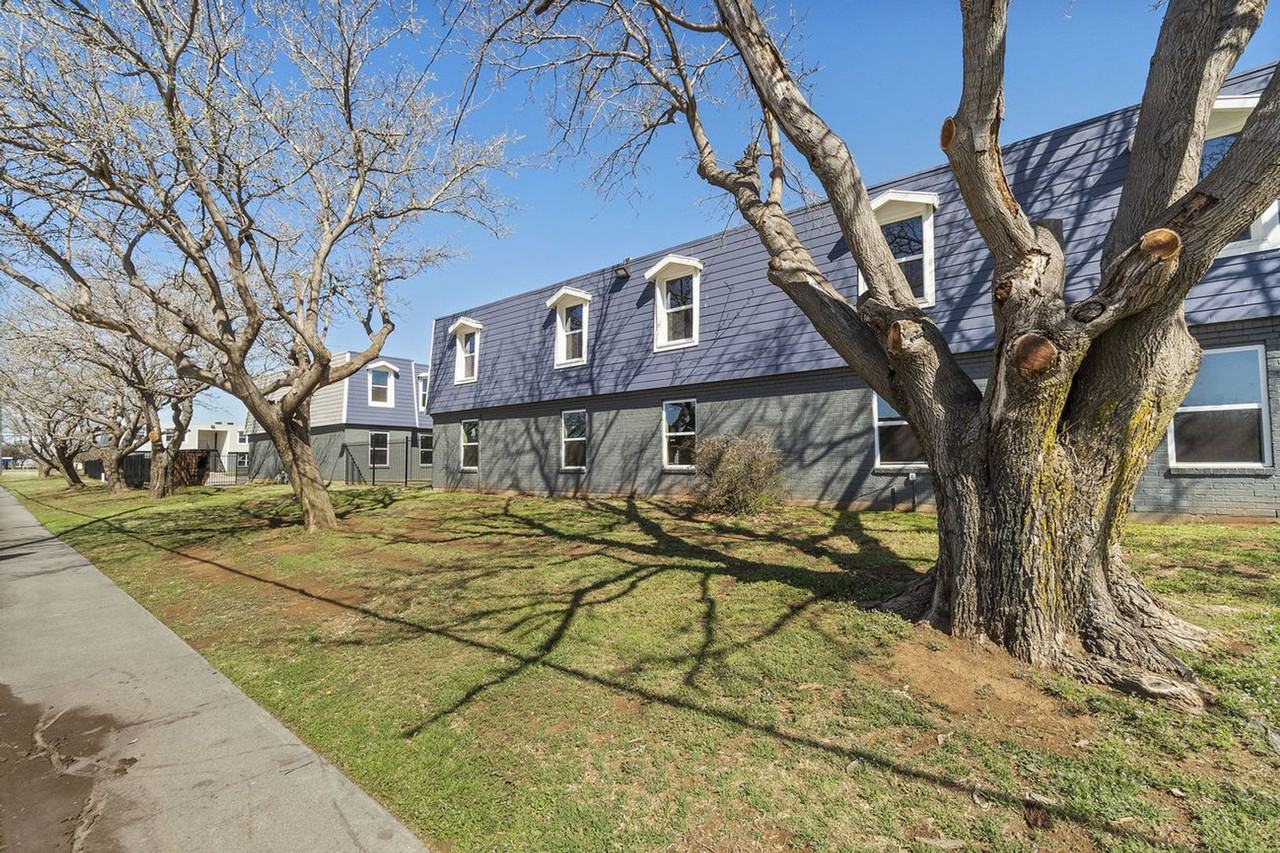 Beautifully renovated apartments in Wichita Falls - Photo 3 of 21