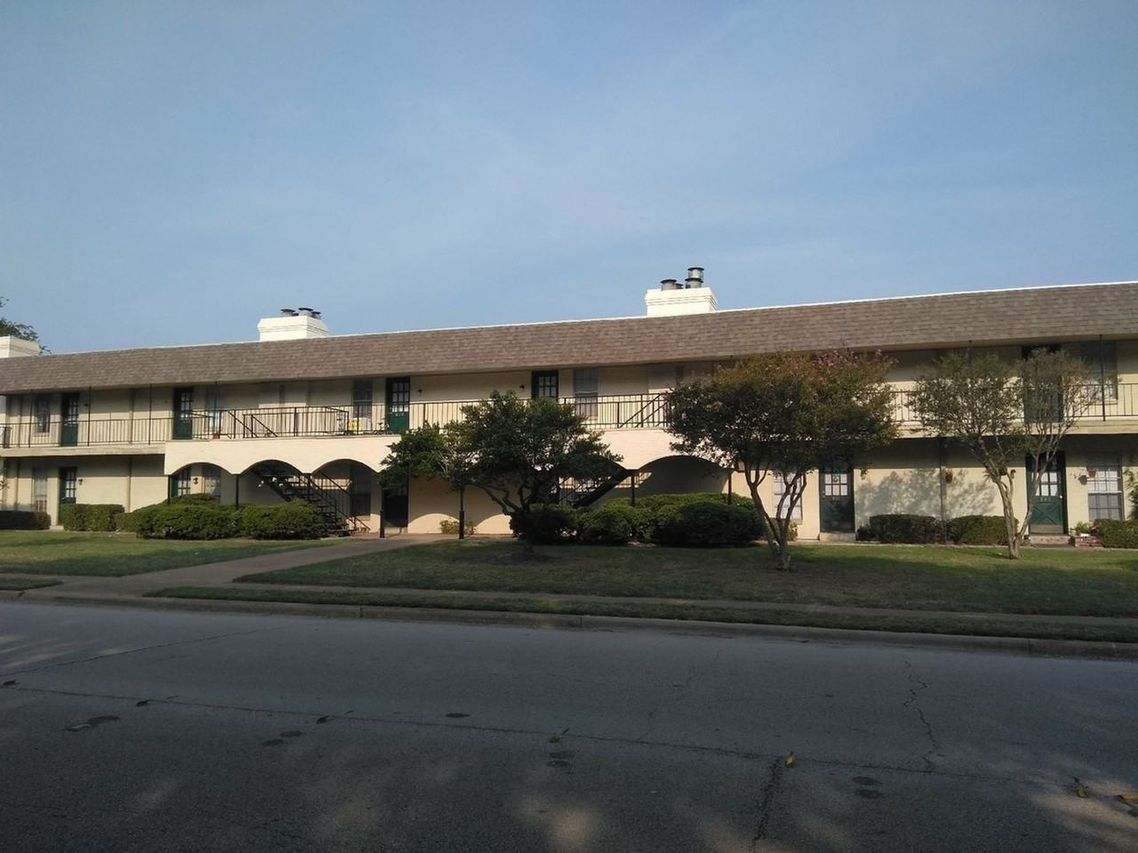 Welcome home to Hillsdale Garden Apartments! - Photo 5 of 5