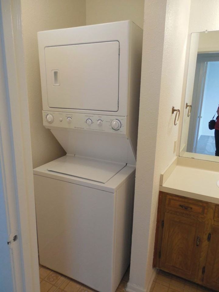 Silver Falls Townhomes - Photo 5 of 9