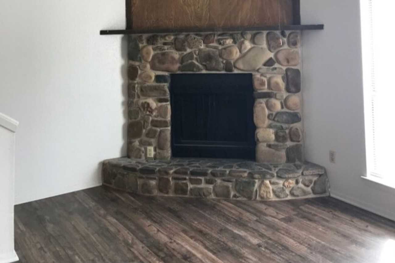 Silver Falls Townhomes - Photo 2 of 9